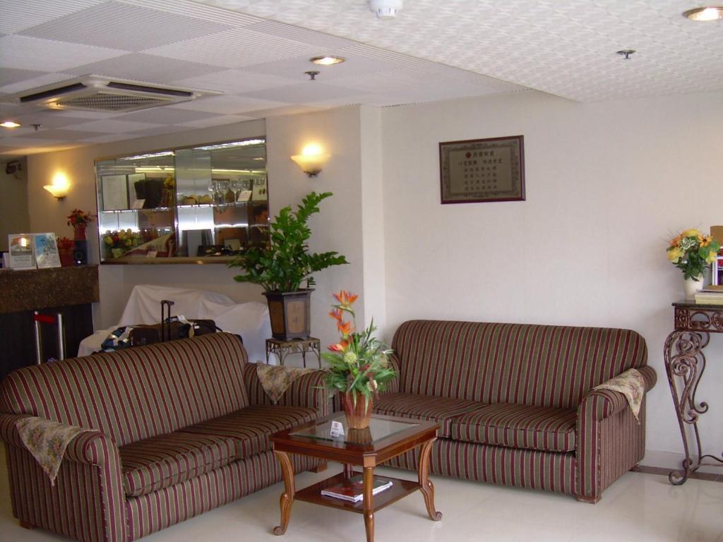 Caritas Lodge Цзюлун Экстерьер фото